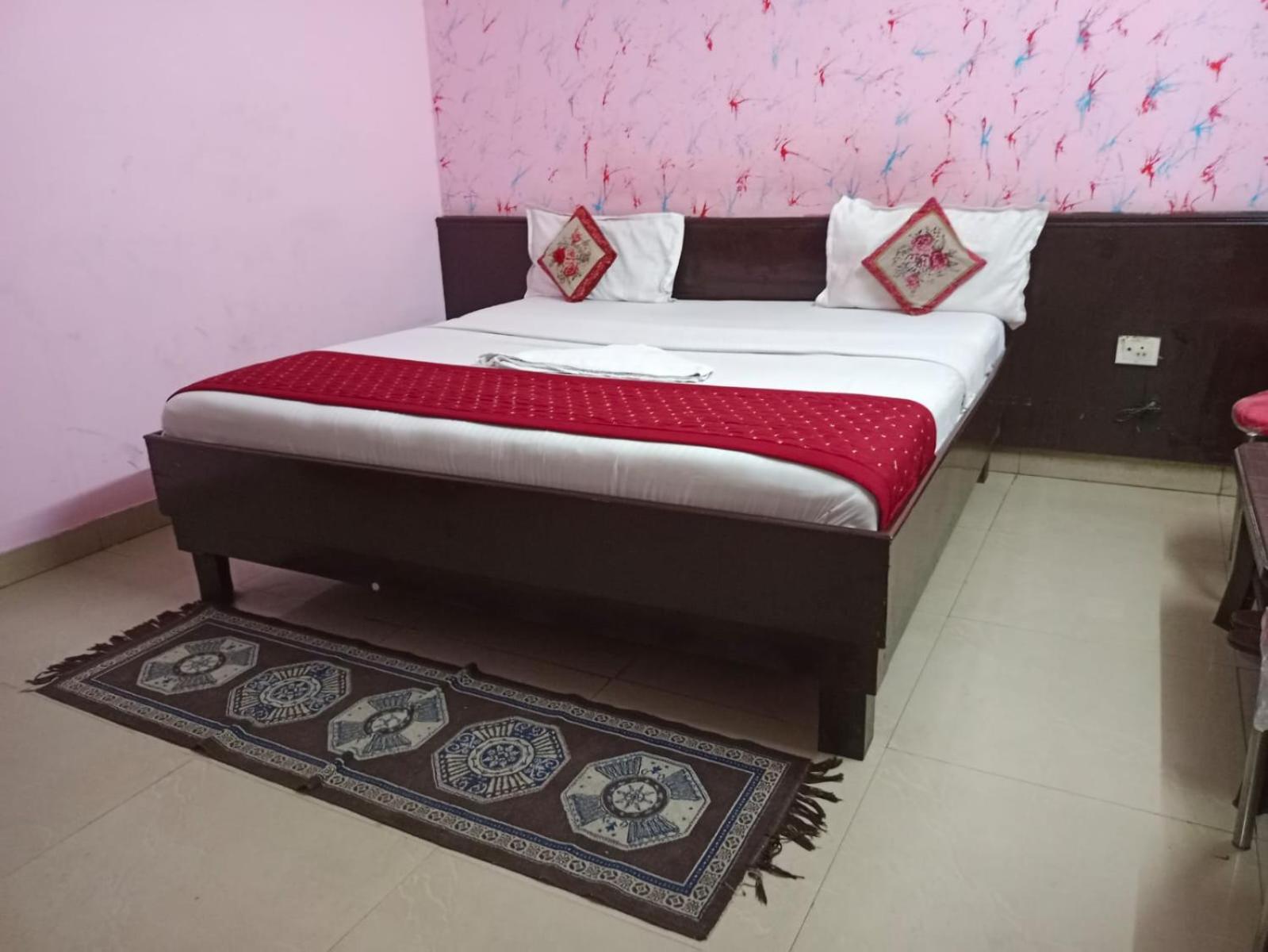 Airport Hotel Pariksheet Inn Neu-Delhi Exterior foto